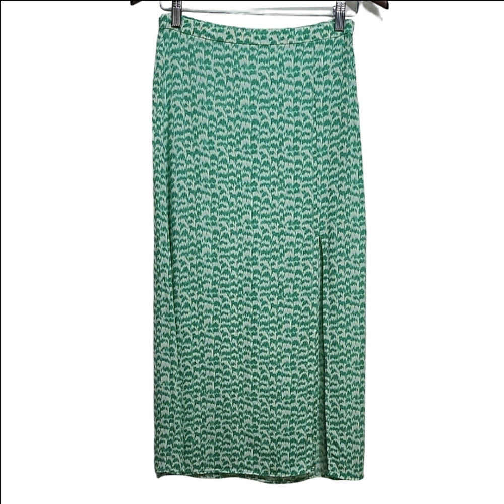 H&M White and green print high waist front slit midi skirt